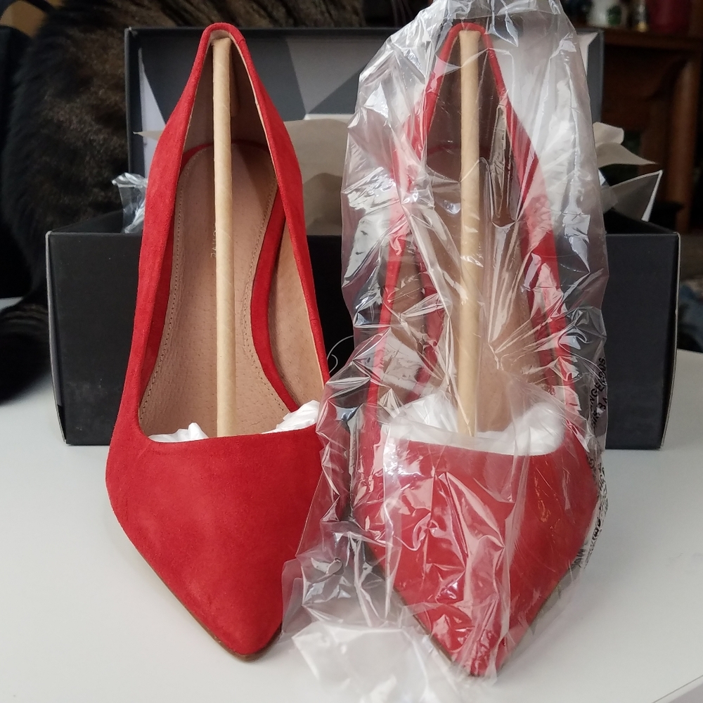 206 Collective Women's Mercer Dress Pump, red sued